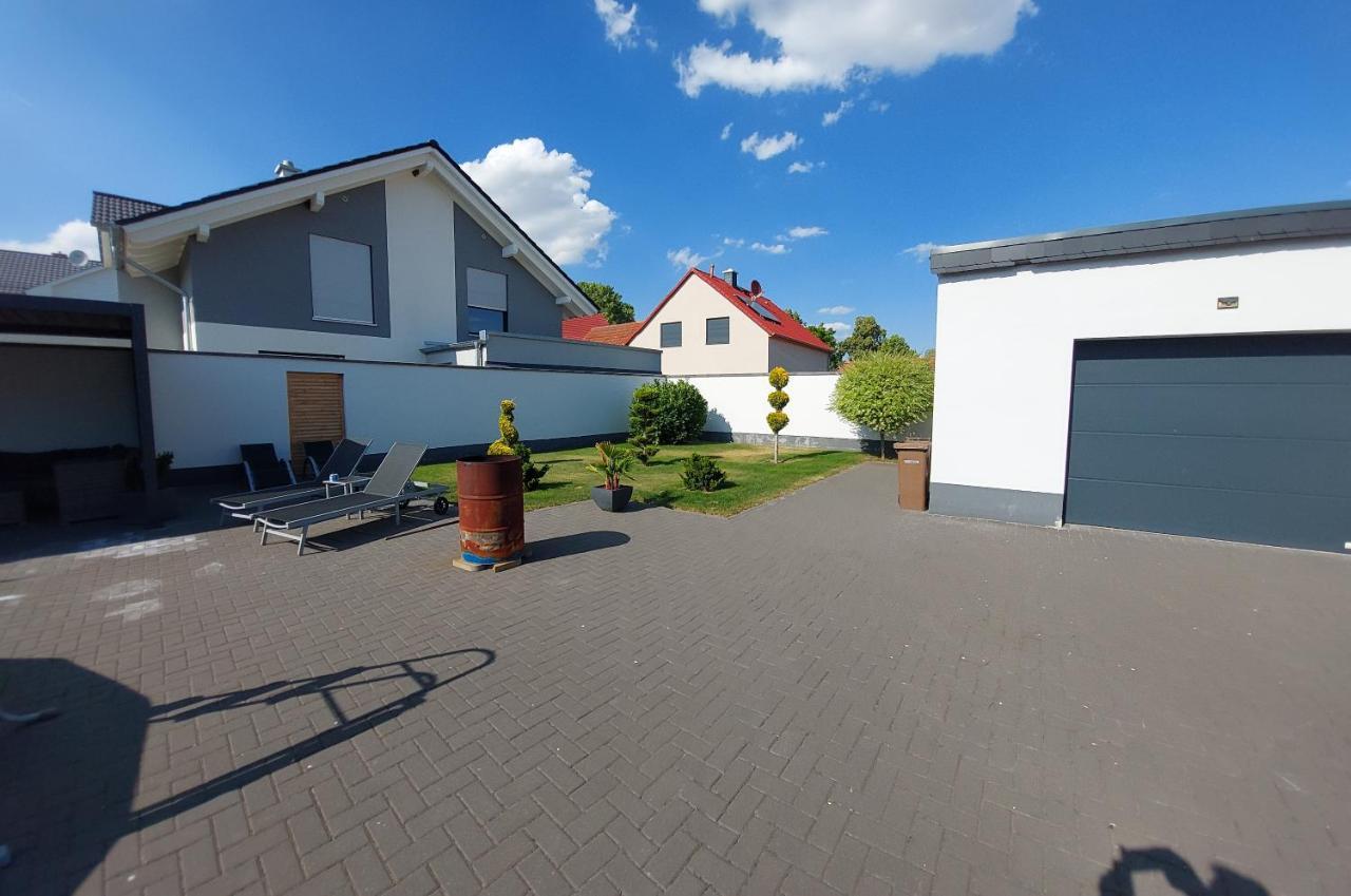 Ganze Ferienwohnung 5 Km Von Erfurt, Mit Kaffeevollautomat, Tv, Wlan, Boxspringbett, Schlafsofa Und Einkaufsmoeglichkeiten, Sehr Gute Anbindung Zur A71 Und A4, Kostenloser Oeff Parkplatz Fuer Pkw Und Transporter Elxleben Kültér fotó