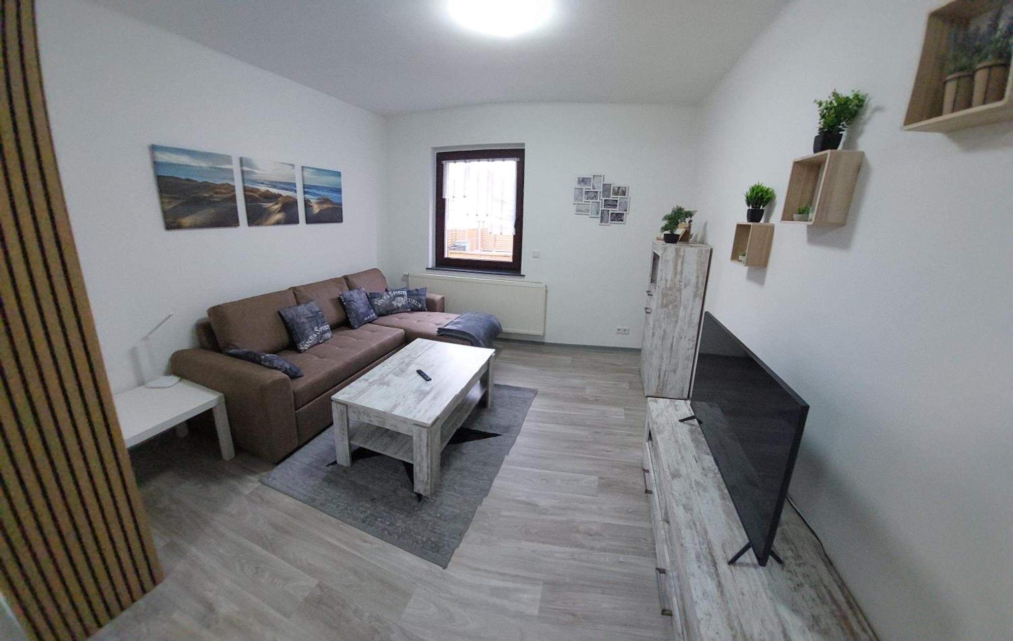 Ganze Ferienwohnung 5 Km Von Erfurt, Mit Kaffeevollautomat, Tv, Wlan, Boxspringbett, Schlafsofa Und Einkaufsmoeglichkeiten, Sehr Gute Anbindung Zur A71 Und A4, Kostenloser Oeff Parkplatz Fuer Pkw Und Transporter Elxleben Kültér fotó