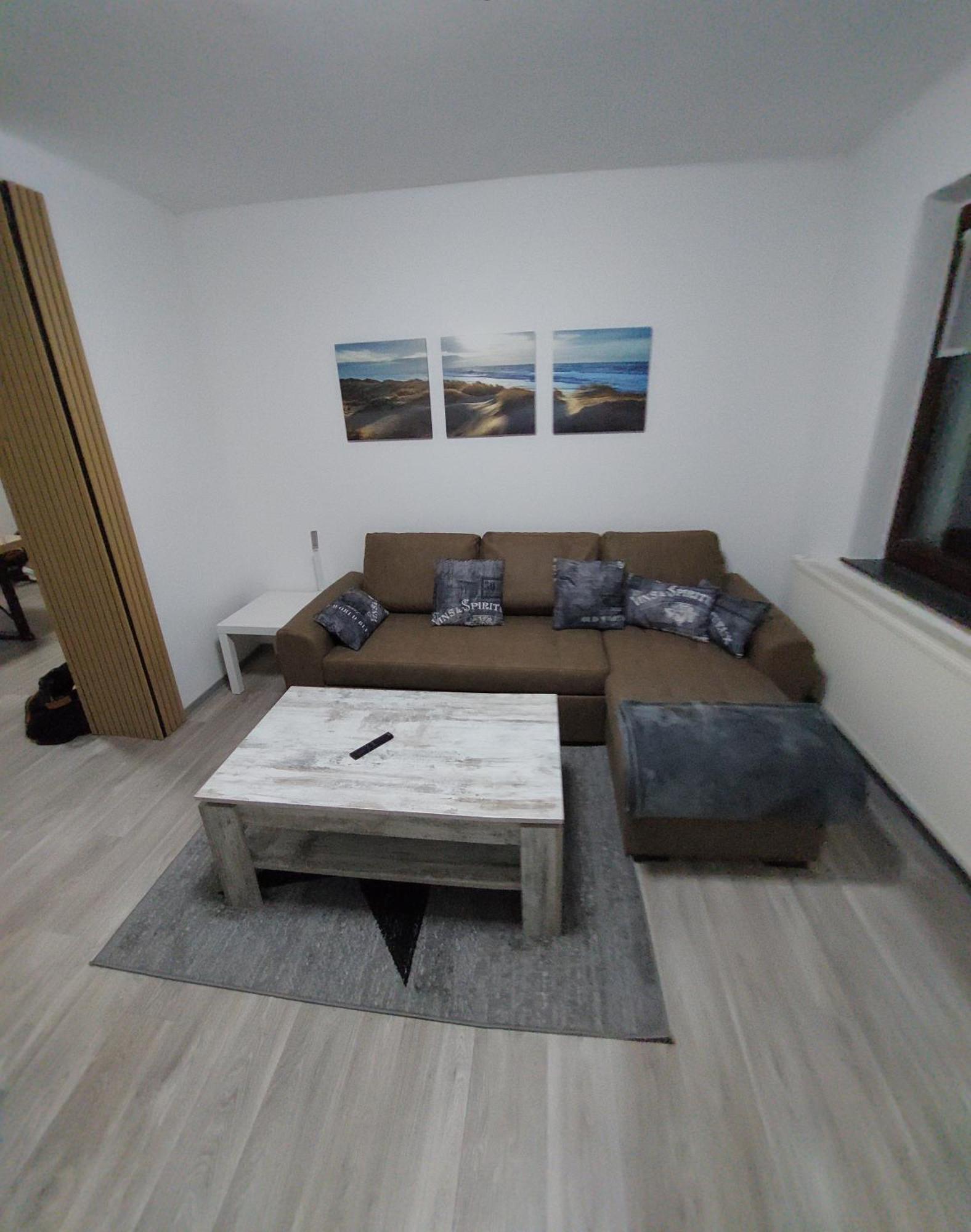 Ganze Ferienwohnung 5 Km Von Erfurt, Mit Kaffeevollautomat, Tv, Wlan, Boxspringbett, Schlafsofa Und Einkaufsmoeglichkeiten, Sehr Gute Anbindung Zur A71 Und A4, Kostenloser Oeff Parkplatz Fuer Pkw Und Transporter Elxleben Kültér fotó