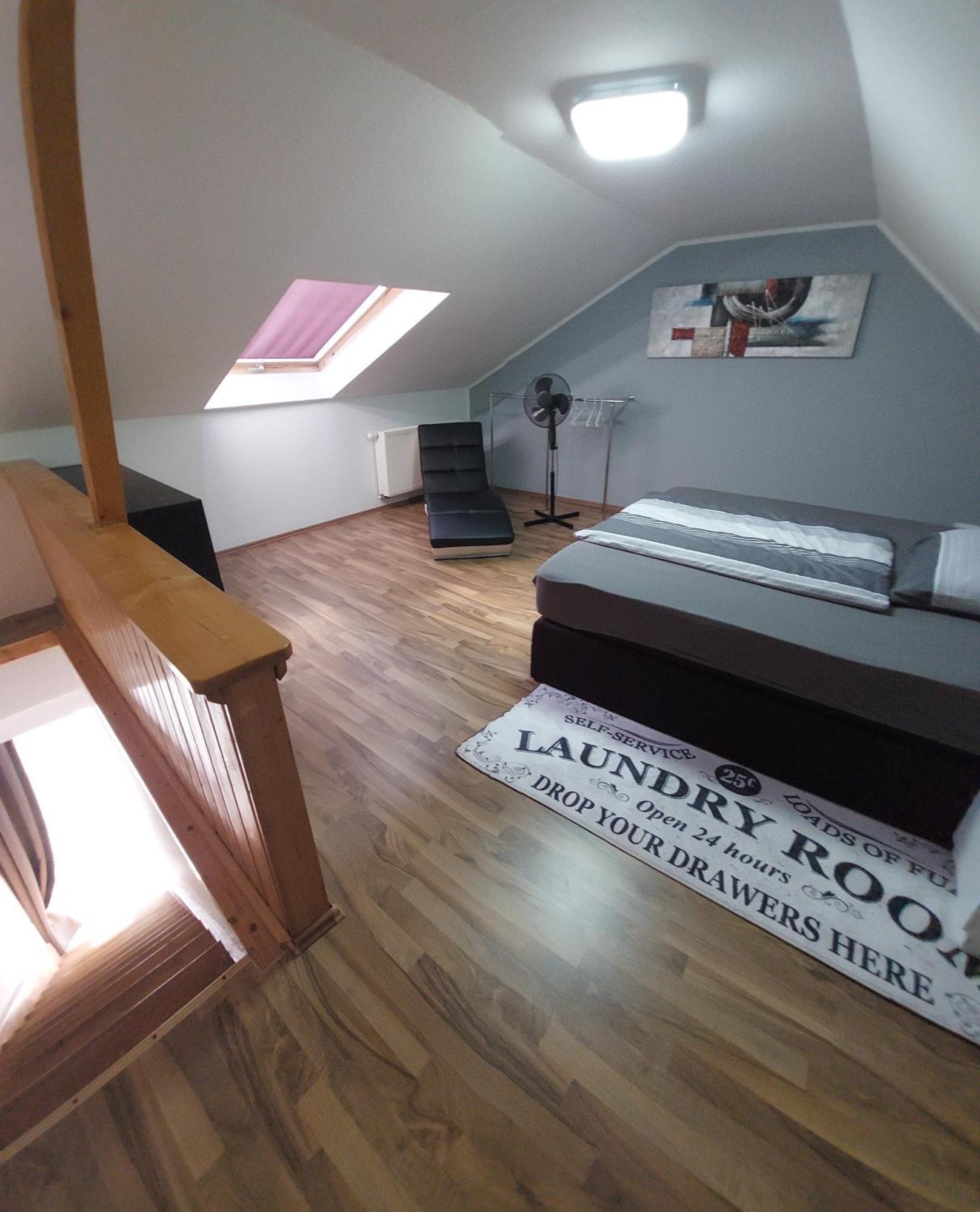 Ganze Ferienwohnung 5 Km Von Erfurt, Mit Kaffeevollautomat, Tv, Wlan, Boxspringbett, Schlafsofa Und Einkaufsmoeglichkeiten, Sehr Gute Anbindung Zur A71 Und A4, Kostenloser Oeff Parkplatz Fuer Pkw Und Transporter Elxleben Kültér fotó